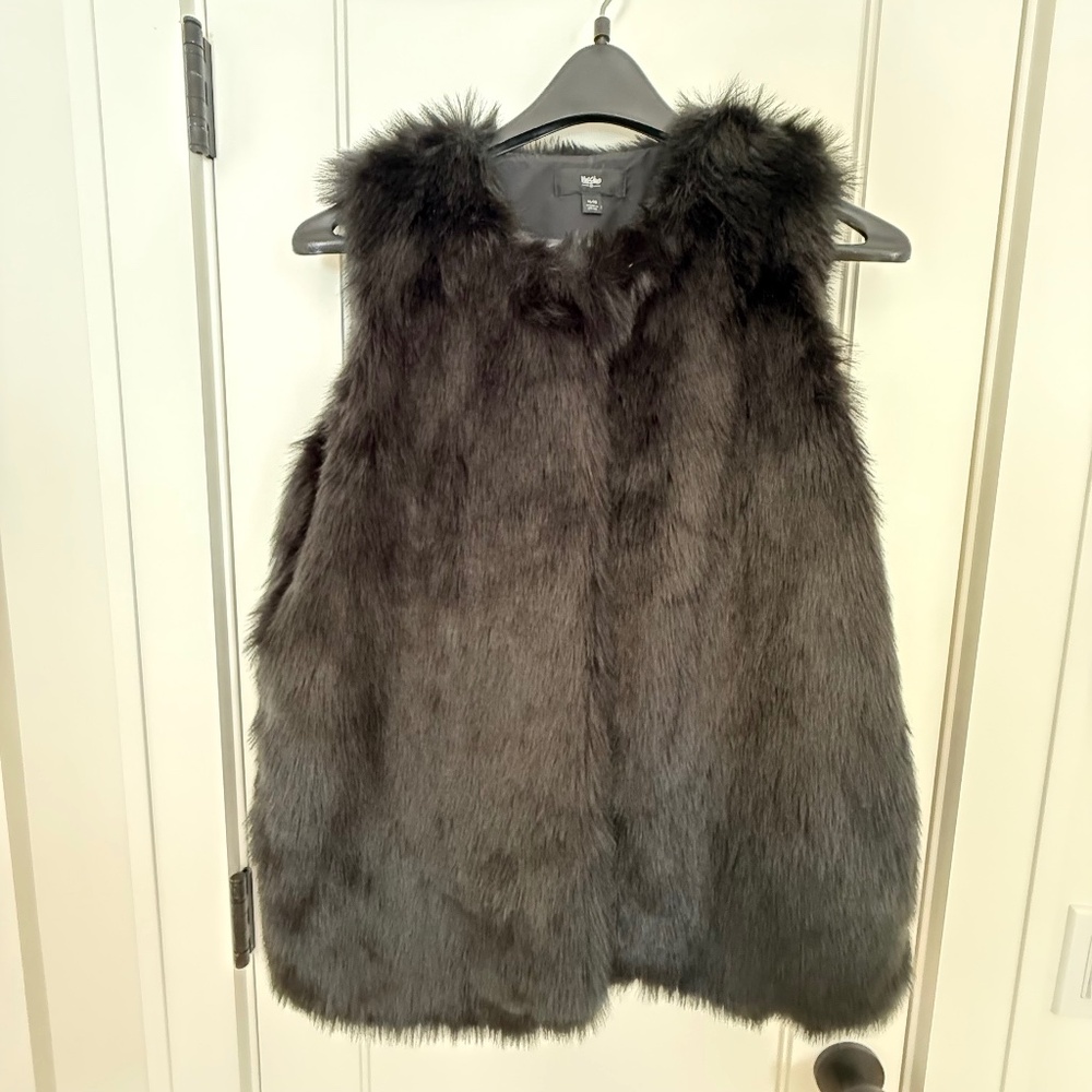 NWOT Mossimo Fake Fur Vest - Black - XL